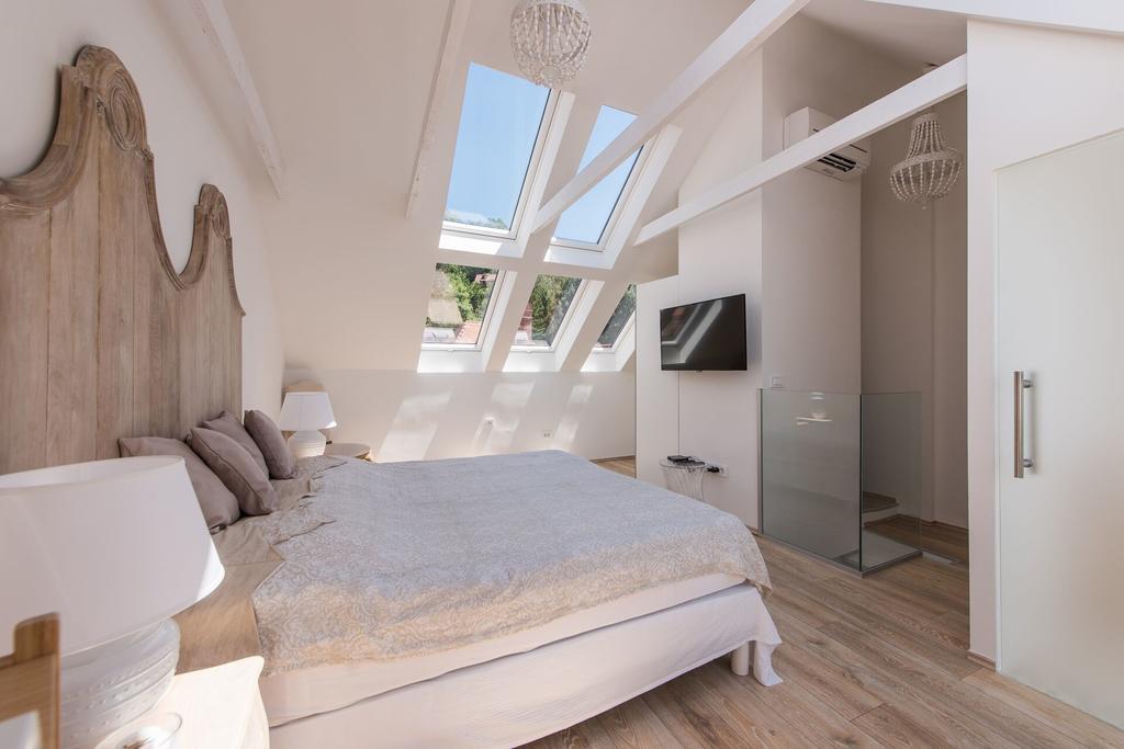 Ab Ljubljana - The Princess Castle Triplex ภายนอก รูปภาพ
